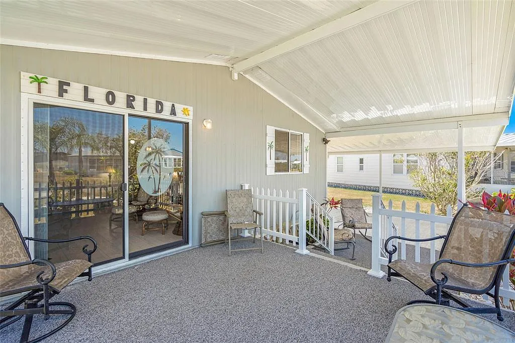 2 bed, 2.0 bath, 864 sqft, $1,800 — Photo 3