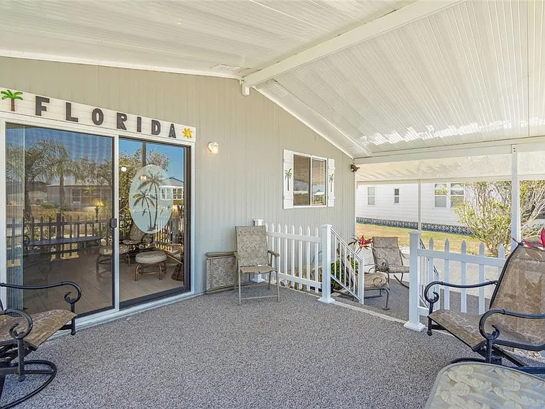 925 Iglesia Dr — Photo 3