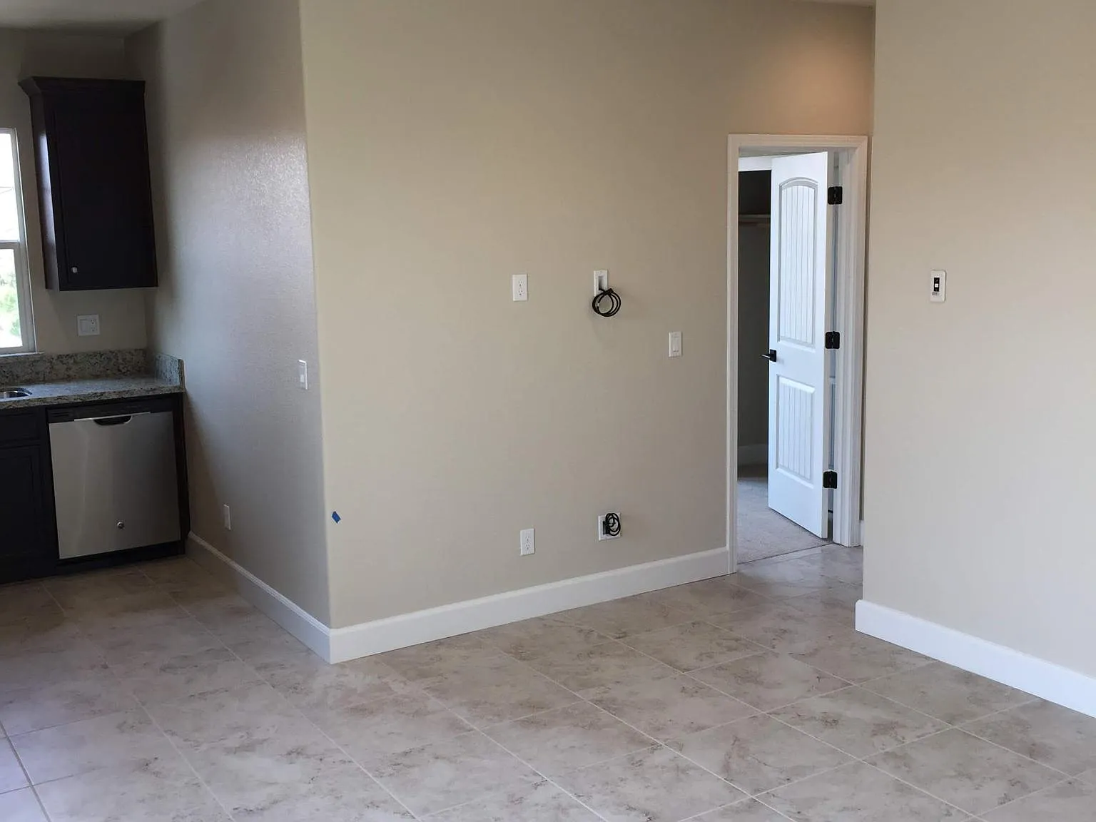 223 E Cara Ct — Photo 3
