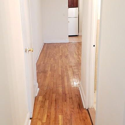 3rd image of 409 E 88th St APT 4D