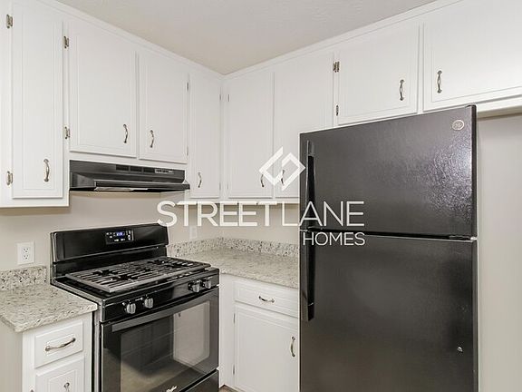 4th image of 3680 Heatherwood Dr NE