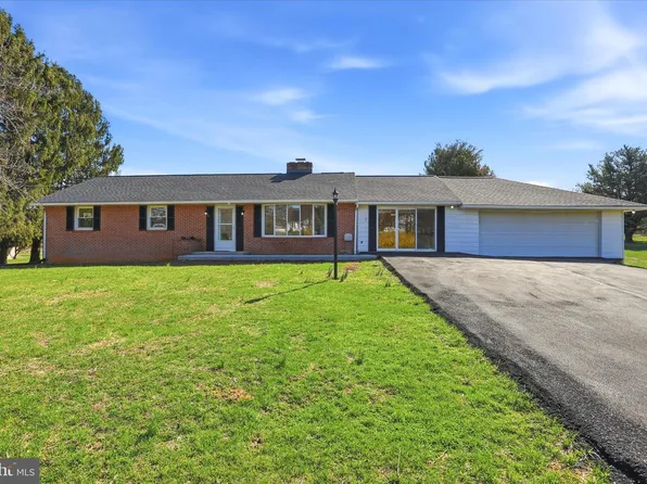 1910 Delmar Orchard Rd, Martinsburg, WV 25403