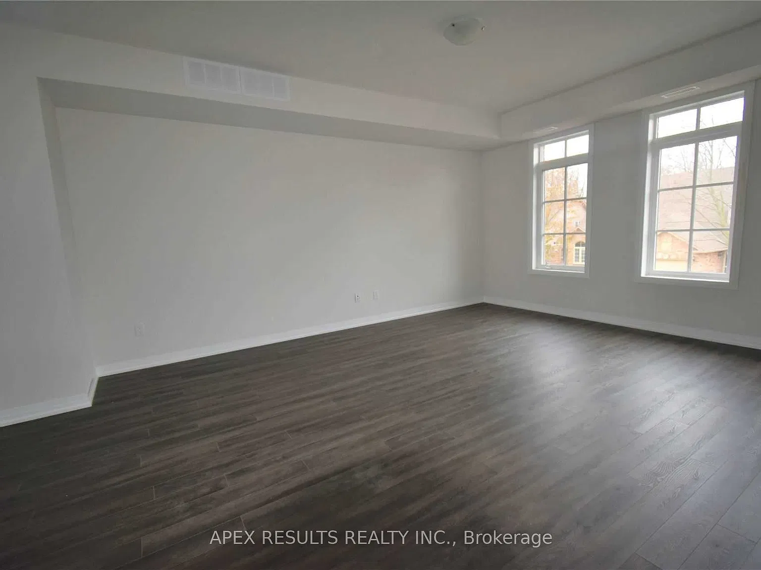 3 bed, $3,795 — Photo 2