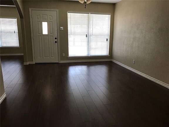 2nd image of 1971 Oak Hill Cir