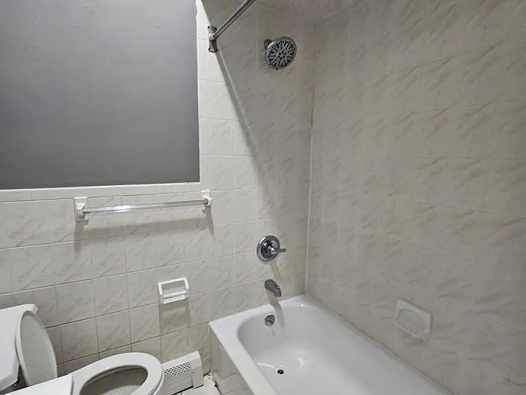 84 Woodside Pl #C1 — Photo 3