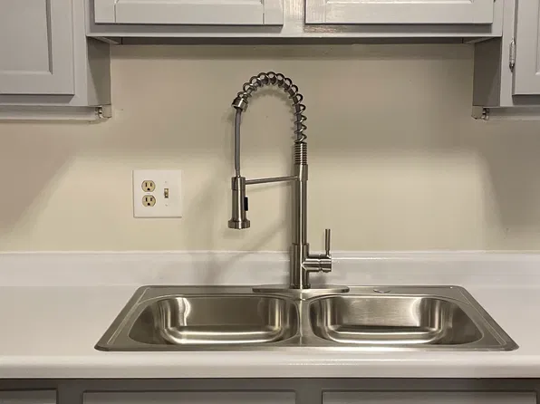 10411 Cedar Lake Rd APT 314, Minnetonka, MN 55305