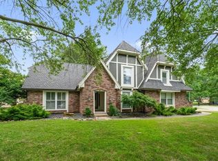 3617 NW Blue Jacket Dr, Lees Summit, MO 64064