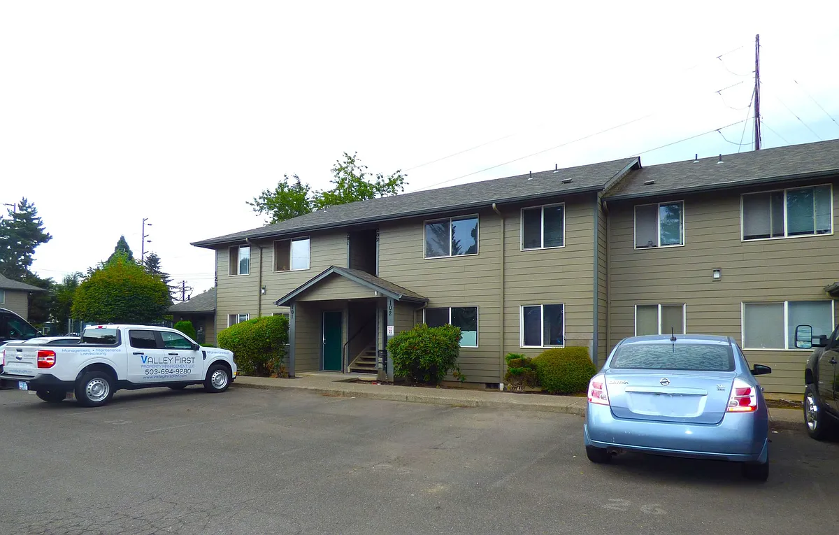 Building Photo - 124 Stafford Ln NE #203