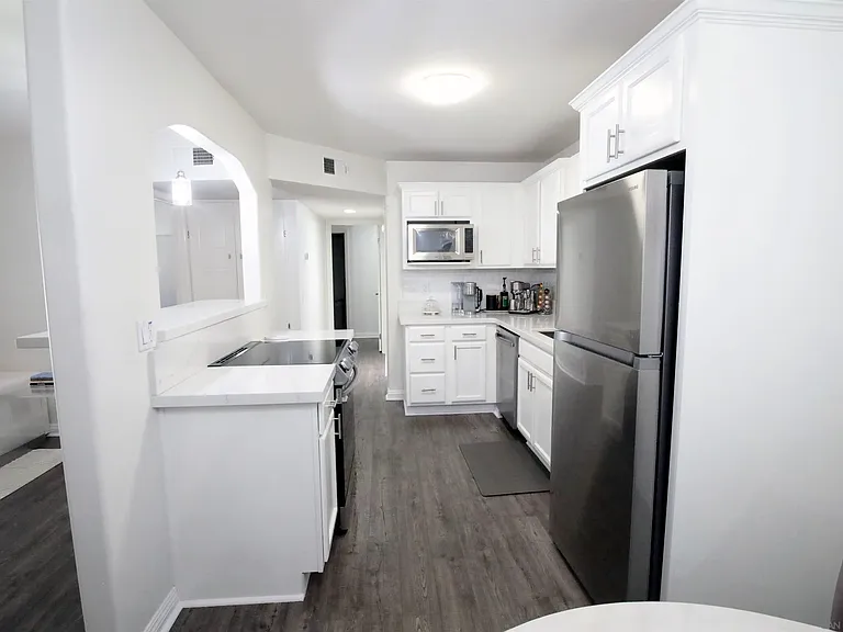 550 Graves Ave #10 — Photo 15