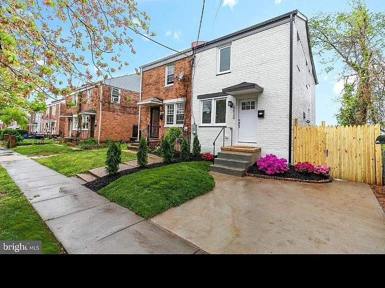 5520 B St SE — Photo 1