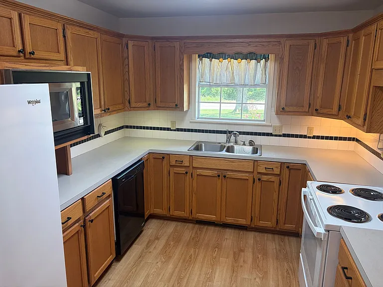 3606 Highway 71 E — Photo 11
