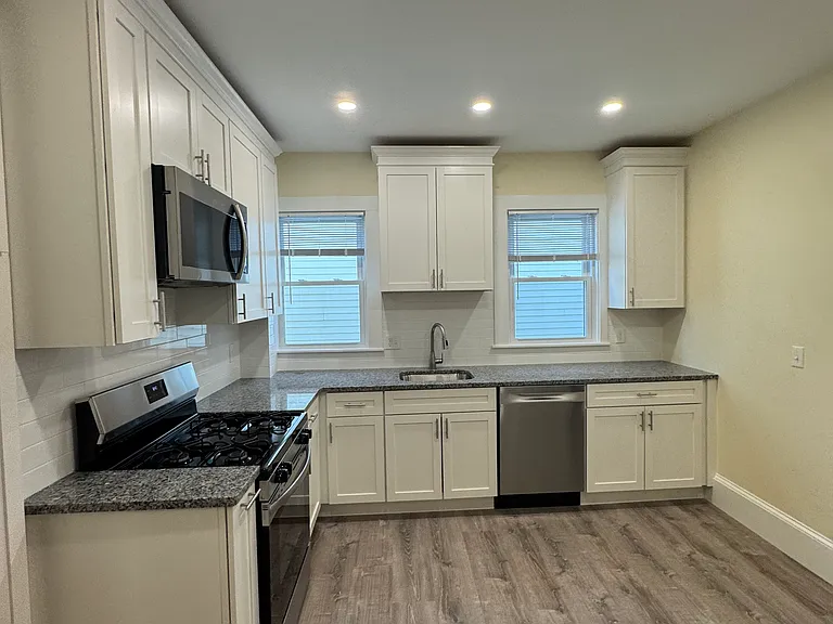 35 George St #2 — Photo 1