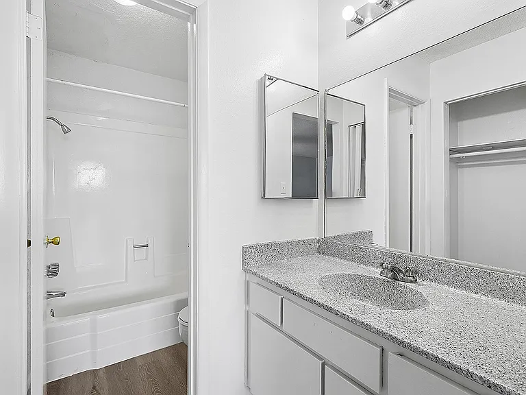 Pennwood Place — Photo 4