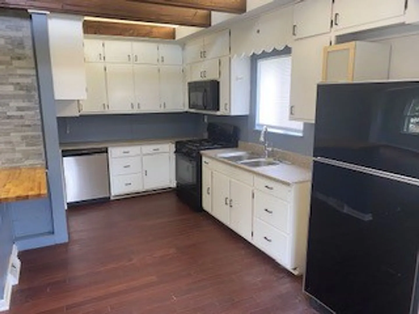 Updated 2 bedroom 2 bath house in Lockport — Photo 3
