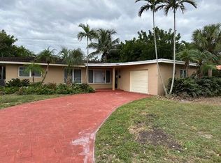 399 SW 8th Ter, Boca Raton, FL 33486