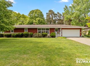 534 Woodland Dr, Holland, MI 49424