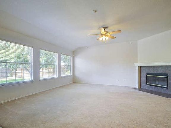 5th image of 1312 Willow Bluff Dr