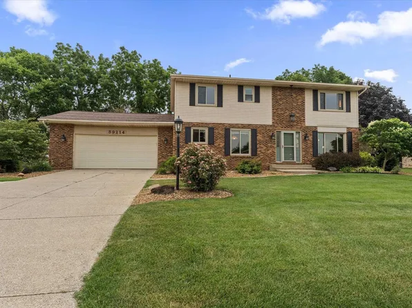 59214 Park Shore Dr, Elkhart, IN 46517