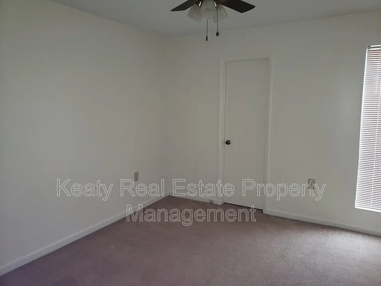 809-3 Fox Run Dr — Photo 20
