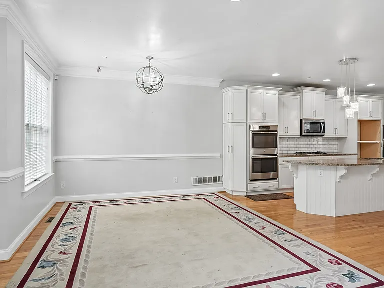 166 Shilling Ave — Photo 13