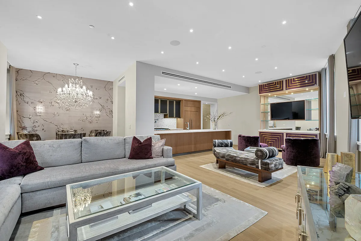 100 Barclay St Unit 14G  