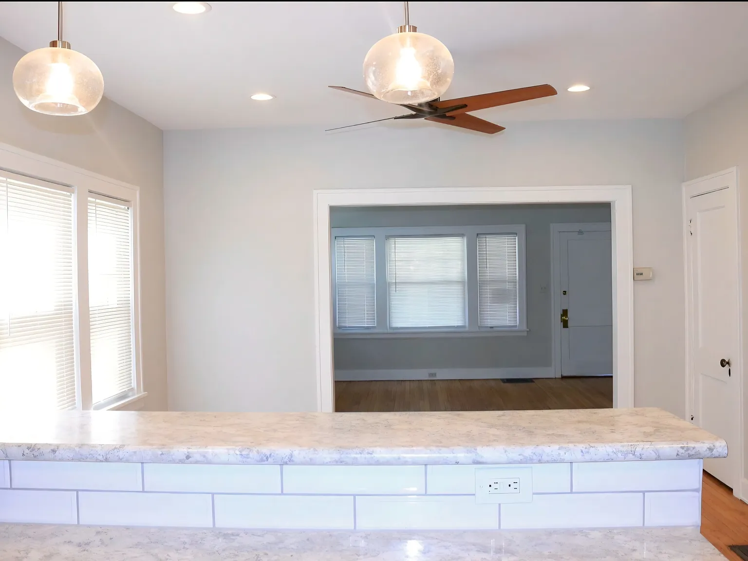5 bed, 2.5 bath, 1721 sqft, $2,550 — Photo 2