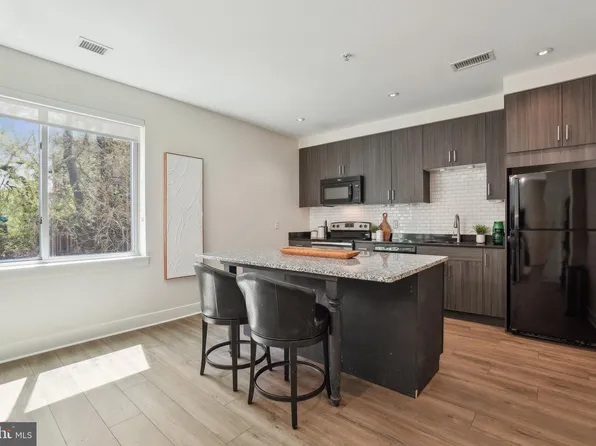 2550 17th St NW Unit 205, Washington, DC 20009