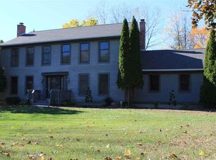 2 Applewood Dr, Rexford, NY 12148