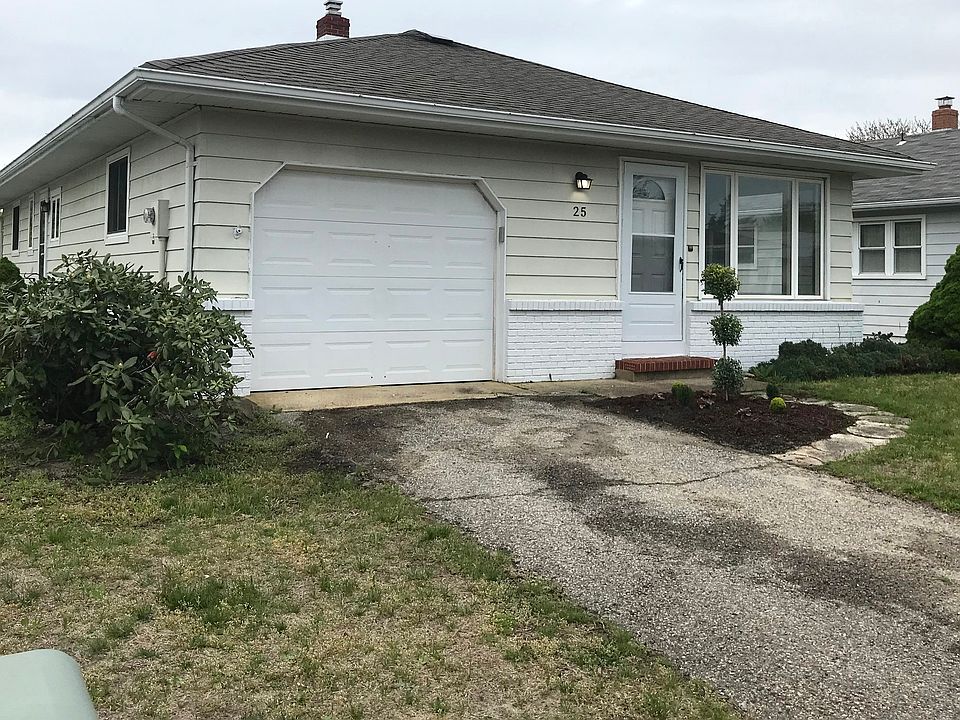 1st image of 25 Harrington Dr S