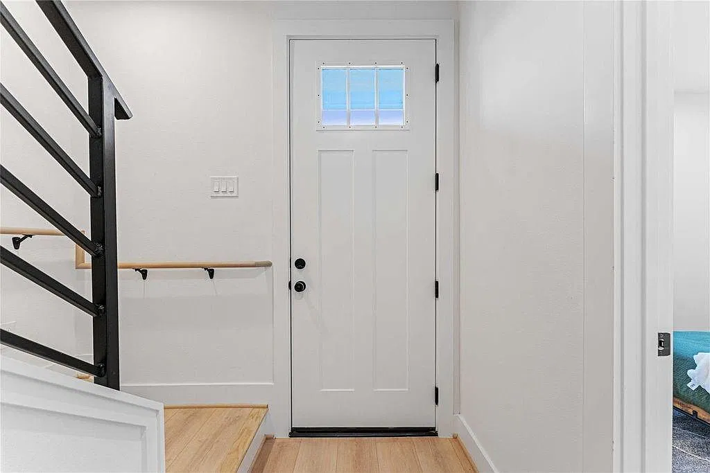 3 bed, 3.5 bath, 1822 sqft, $2,650 — Photo 3