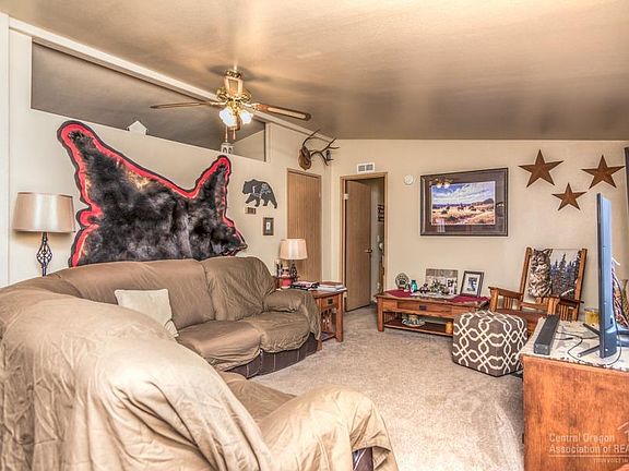 5th image of 163 SE Williamson Dr