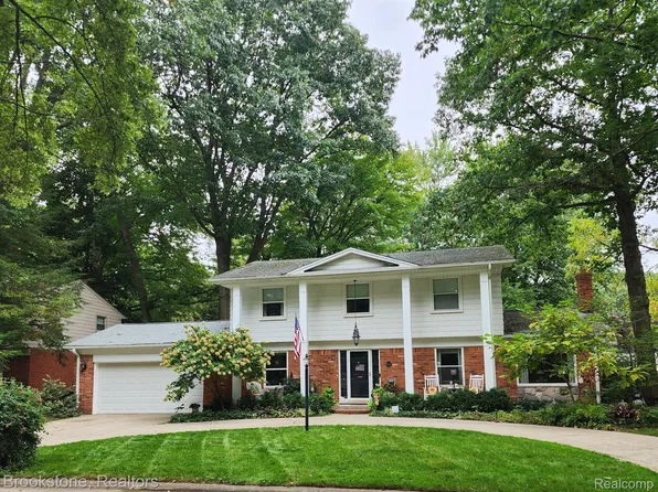 16542 Forestview Dr, Clinton Township, MI 48036