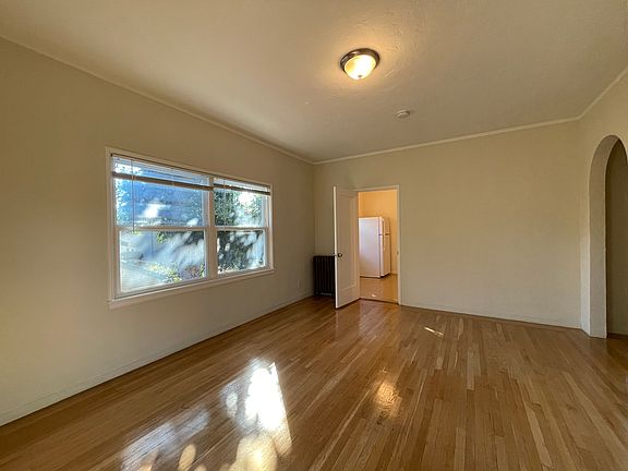 5th image of 748 Lincoln Ave APT 7