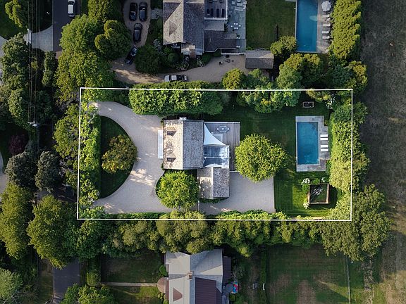 2nd image of 48 Captains Neck Ln