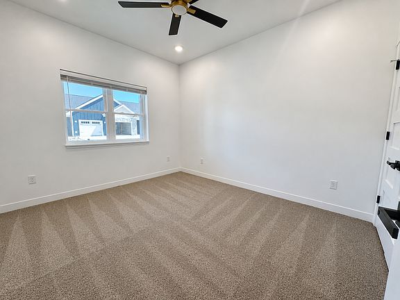5th image of 1725 Whitetail Way
