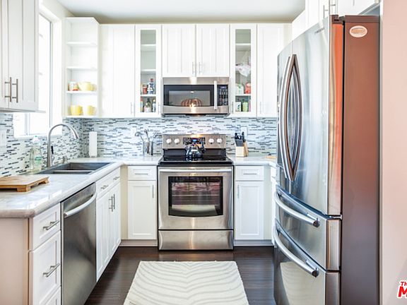 4th image of 843 4th St APT 303