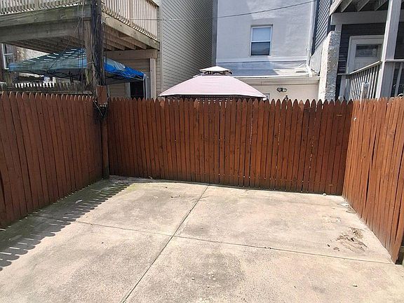 4th image of 2628 E Harold St