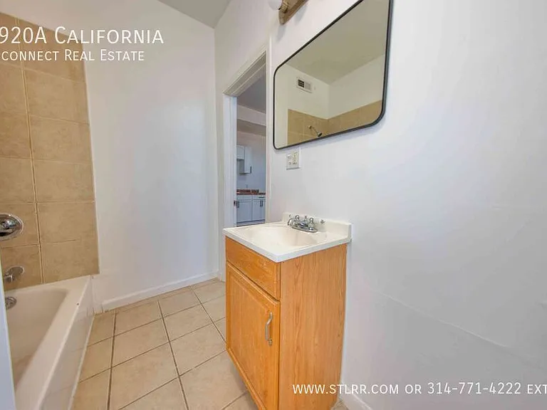 3920A California Ave — Photo 5
