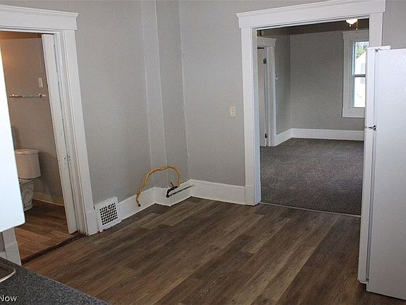 3rd image of 5929 Pilsen Ave
