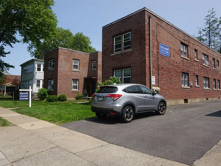 The Darby Apartments — Photo 2
