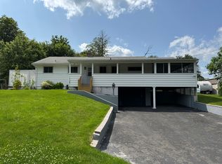 7 Fairchild Rd, Tariffville, CT 06081