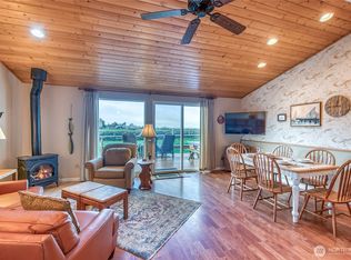 Smuggler's Villa Condo, Orcas Island, WA 98245