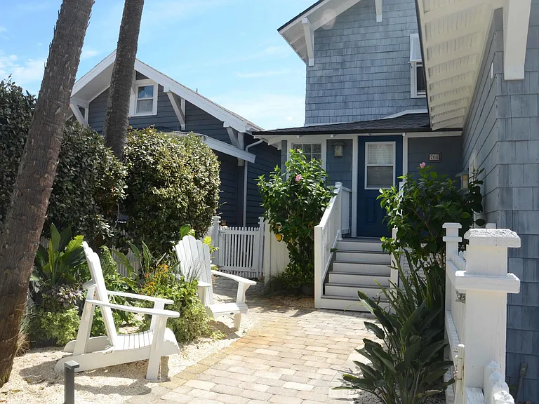 704 Ocean Front — Photo 3