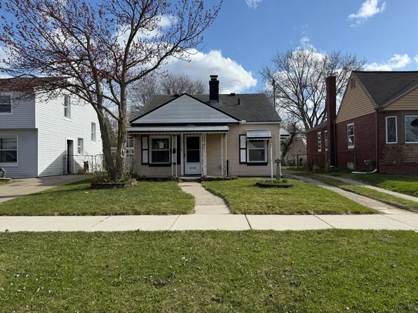 17728 Toepfer Dr, Eastpointe, MI 48021