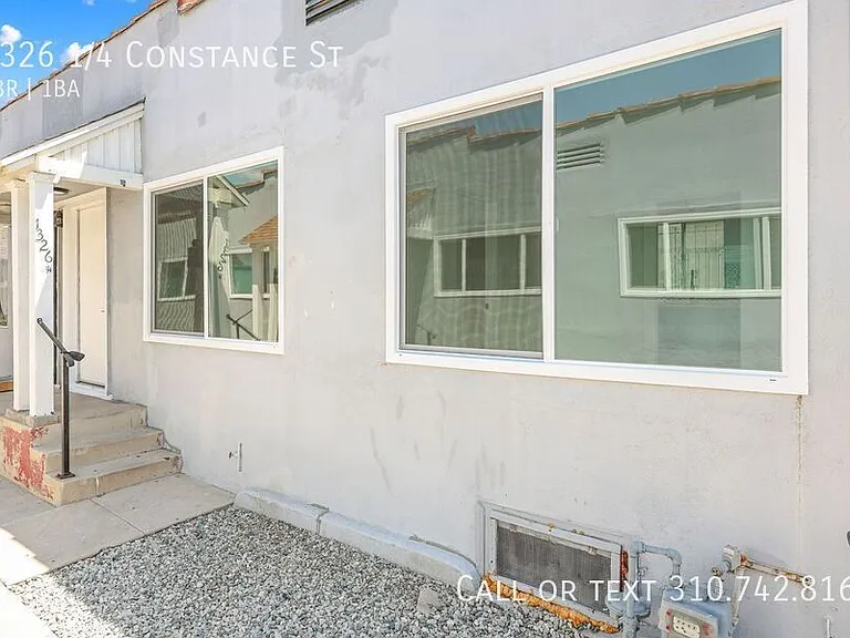 1326 1/4 Constance St — Photo 14