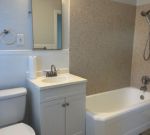 5th image of 1336 El Camino Real APT 3