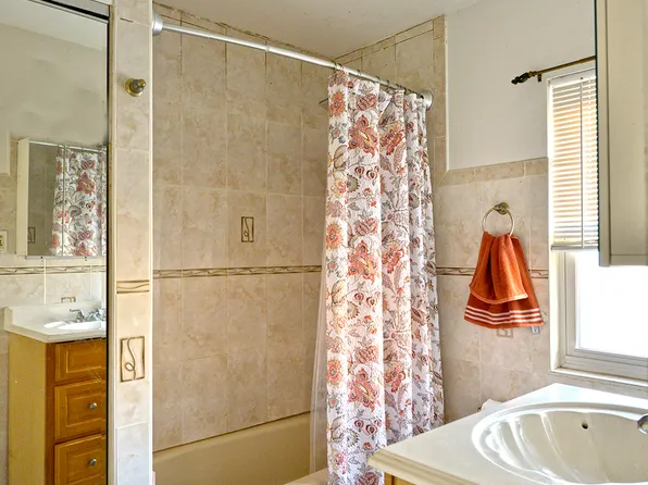 92-49 Springfield Boulevard image 7 of 12