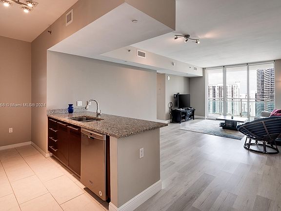 2nd image of 950 Brickell Bay Dr APT 2901