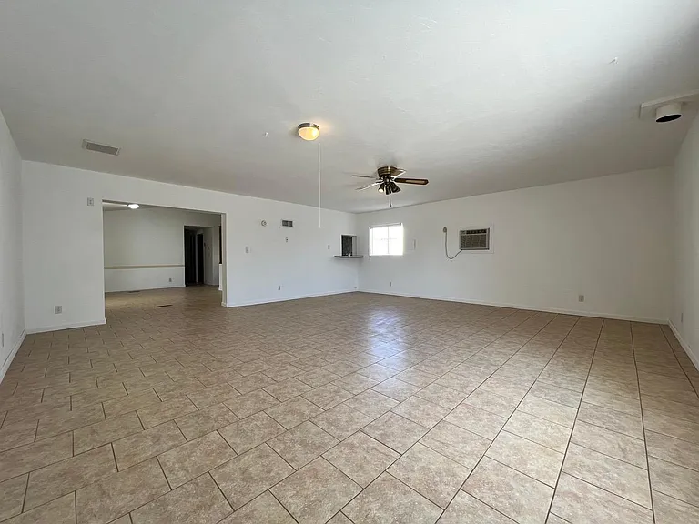 22x21 family room