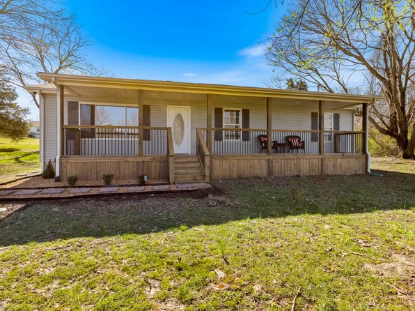 108 Aaron Dr, Burns, TN 37029